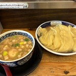 すごい煮干ラーメン凪 - すごいつけもめん。つけ麺がもめん状なのか。そして、麺が浸かってる汁は、スープ割りに使えます。