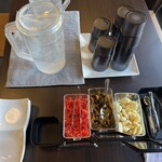 博多豚骨ラーメン ブタになります。 - 内観