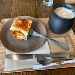 coffee×beer FOR REST - レアチーズスモアとホットラテのセット 1,080円（税込）