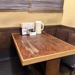 中華めん処 道頓堀 - テーブル席もありました