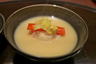 Suisen - 松葉蟹をたっぷり使ったつみれの白みそ仕立てのお椀。