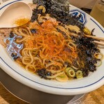 生姜醤油専門 我武者羅 - どんどん掛ける。赤みがなくなったら即掛ける。