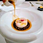 シェ オリビエ - 青森県産真鱈、豚足入り麦のリゾット×トランペット茸×黒ニンニク×牛のコンソメ