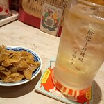 サッポロ餃子マニア - お通しのザーサイ