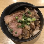 博多長浜らーめん いっき 戸塚安行店 - ちゃーしゅーごはん
