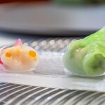 館山美食倶楽部 - 2026.2 水晶金魚蝦餃（金魚に見立てた海老蒸し餃子）｜広東白菜に見立てた海老ニラ饅頭