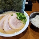 らーめん ささき - 料理写真:塩ラーメン並＋チャーシューバラ肉＋半ライス