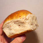 広進堂 - 生地に小豆が練り込まれている。1933年、当時の皇太子殿下誕生を祝って販売した品だとか！