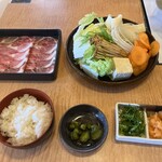 涮涮鍋壽喜燒Dontei 小山店 - 豬肉腰內定食1309日圓