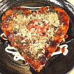 鉄板焼き＆お好み焼き たま家 - バレンタイン向けにハート型お好み焼き