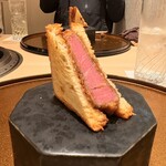 新宿 うしみつ - 厳選ヒレ肉のブリオッシュカツサンド