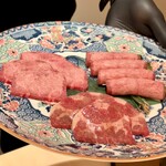 新宿 うしみつ - タンの盛り合わせ