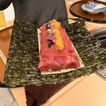 新宿 うしみつ - 和牛と本鮪のユッケドッグ　とろたく仕立て