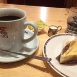 Komeda Kohi Ten - たっぷりブレンドコーヒー（￥５２０）＆チーズケーキ