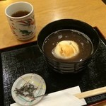 茶房いせはん - 丹波大納言ぜんざい(お餅）