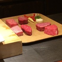 円居 新橋 - 焼かれる前のお肉たち。