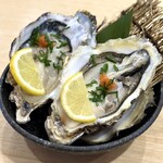 川越鮪魚酒場 - 生蠔 1顆 580日圓/不含稅