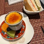 THE HOTEL SANRAKU KANAZAWA - カフェタイム　プリン　九谷焼が可愛い