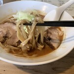 力丸 - 醤油、チャージャートッピング、中辛。力強い手打ちの太麺が素晴らしい。