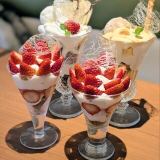 口コミ一覧 : 自家製生パスタとパフェ Pastorante OHANA