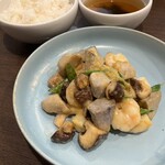 四川 郷土菜 シャンバァロウ - 海老と里芋の塩漬けタマゴ炒め