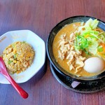 麺処 田ぶし 湘南台店 - 2026年2月12日(木)   肉盛り味噌ラーメン 1,180円・半炒飯 380円