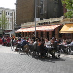 Daquise Restaurant - ケンジントンあたりは日曜のお昼時人で溢れます。