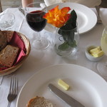 Daquise Restaurant - 料理写真:赤白グラスワインもいただきます。