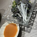 炭焼工房 朱雀門 - このつけ味噌ダレがたまらない