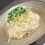 炭焼工房 朱雀門 - おネギ山！絶対頼んでください！ガバッとお肉で掴んで食べて欲しいです♡*ﾟ¨ﾟﾟ