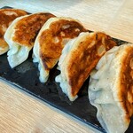 中華ごはん かんざし - 自家製ぎょうざ 800円