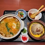 すしダイニング - 石焼きチャーハンと牛モツ煮込みラーメンセット