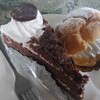 フレール洋菓子店 - 至福のコーヒータイム「ザッハトルテと生シュークリーム」