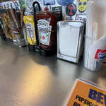 One's place - 店内