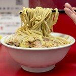 ラーメン二郎 - 麺リフト