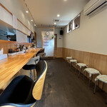 熊本らーめん 健軍白龍 - カウンター席