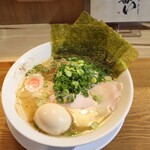 中華そば おにぎり 番い - 料理写真:特製 魚介薫る 貝ダシ汐そば