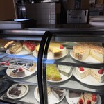 バワリー・キッチン - ショーケースの中のケーキたち