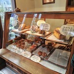 ベッカライ ビオブロート - 平日11:45頃、まだ種類ある