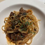 土佐あかうしとワイン プティ・ヴェール - あか牛のミートソースパスタ