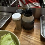 串かつ 越源 - テーブルセット