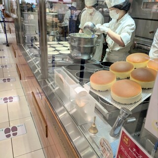 りくろーおじさんの店_1