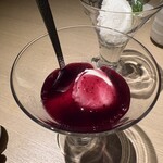 焼肉 神楽 - 杏仁豆腐　ブルーベリーソース