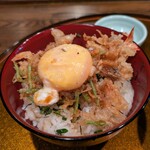 旬彩 天ぷら 心来(しんら） - 〆の 玉子の天ぷら＆かき揚げ丼（追加料金）。