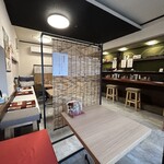 極上豚骨らーめん 初代中村家 - 手造り感溢れる店内！