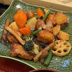 大戸屋 - 料理写真:季節の野菜と豚と鶏つくねの黒酢あん(肉増量・1520円)