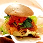 さくちゃん工房 - 黒豆コロッケのトマトソースバーガー