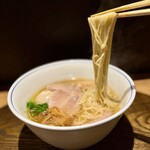 らぁ麺や 嶋 - 味玉らぁ麺【白醤油】（1,600円）