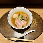 らぁ麺や 嶋 - 味玉らぁ麺【白醤油】（1,600円）