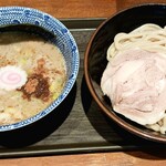 くり山 - 味玉つけ麺に、半チャーシュー。